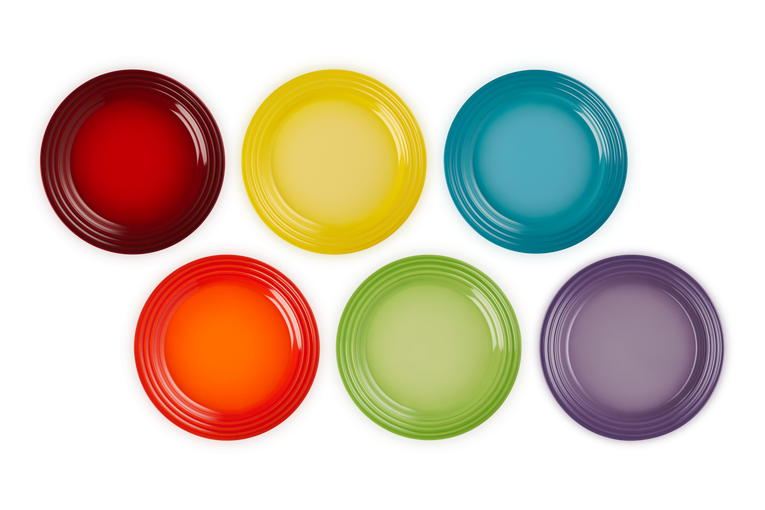 Le creuset top rainbow plates