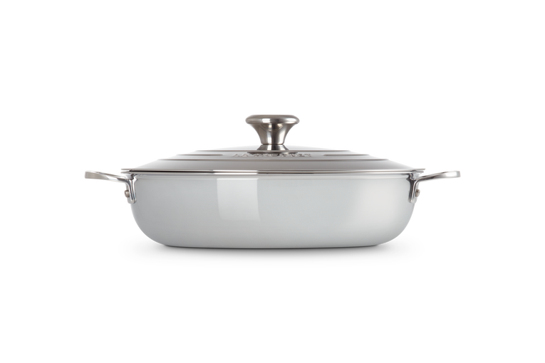 Veronderstellen Pluche pop abstract Signature Stainless Steel Shallow Casserole with Lid | Le Creuset FI | Le  Creuset