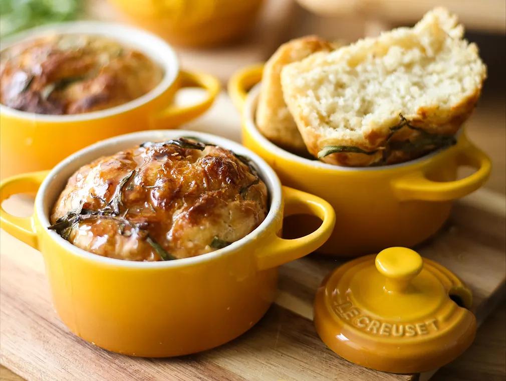 Mini focaccia with rosemary & honey